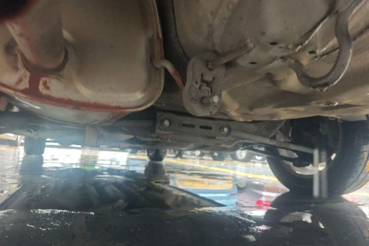 Used Buick Excelle 2011 1.6 LE-MT Chassis Rear