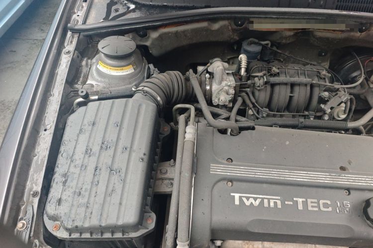 Used Buick Excelle 2011 1.6 LE-MT Engine Bay Right