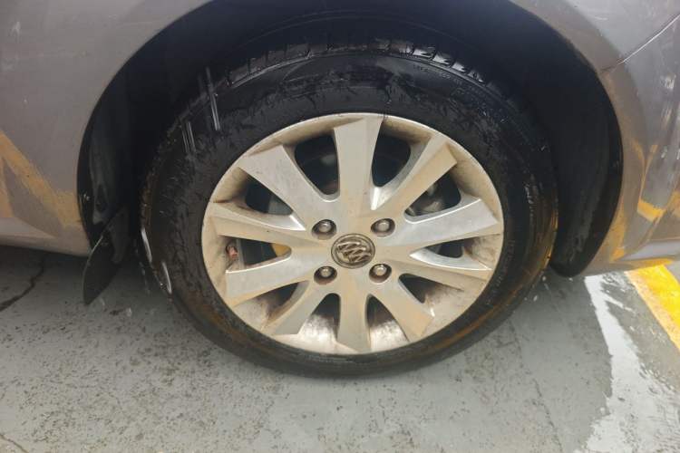 Used Buick Excelle 2011 1.6 LE-MT Right Front Wheel Hub