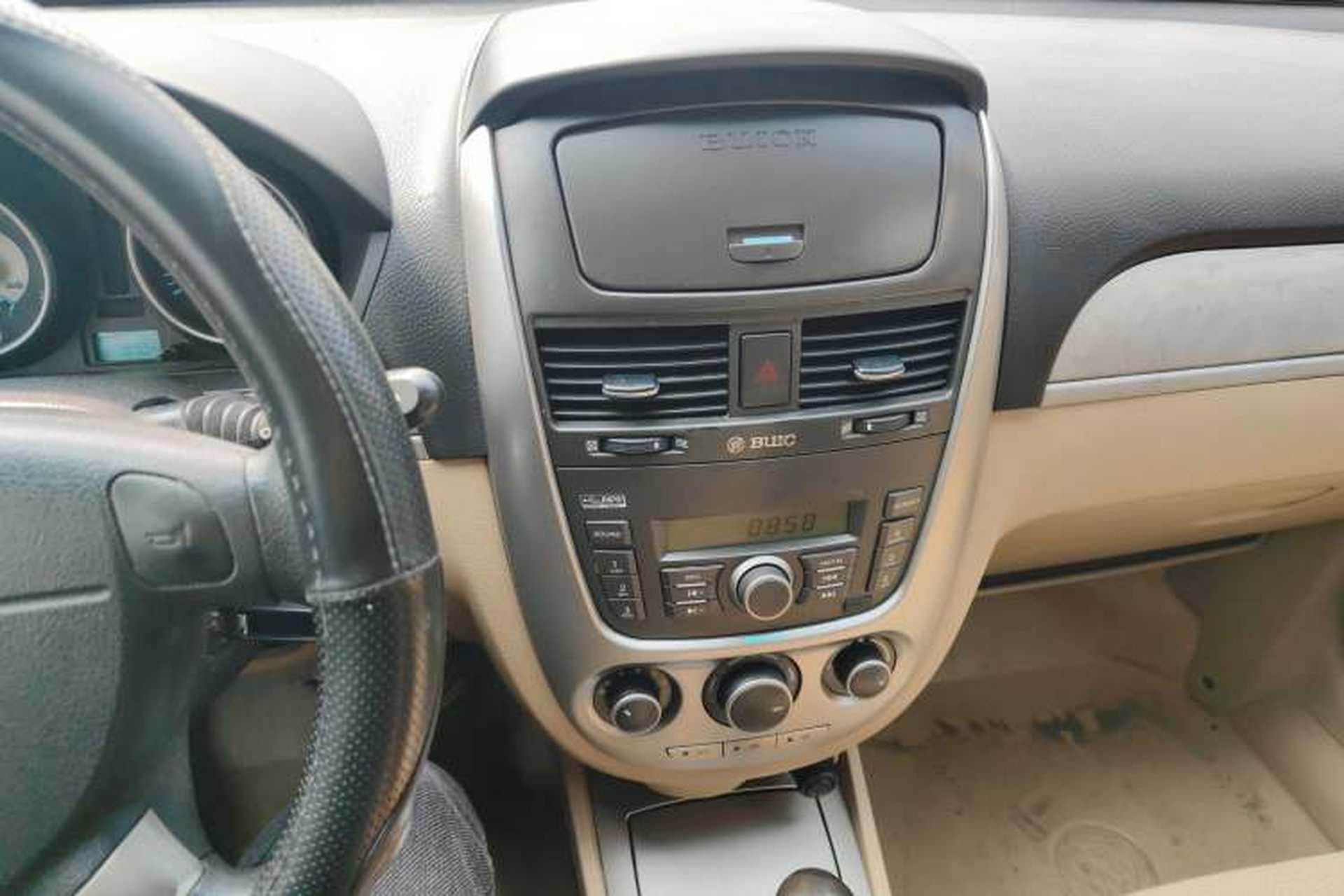 Used Buick Excelle 2011 1.6LX-AT Audio And AC Panel