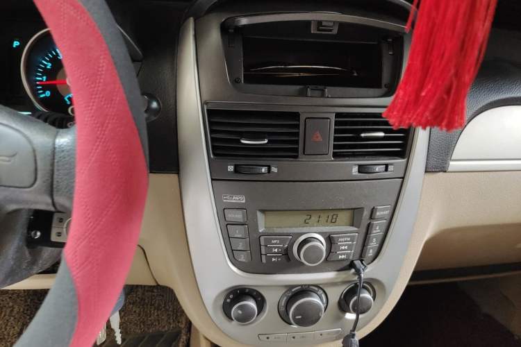 Used Buick Excelle 2011 1.6LX-AT Audio And AC Panel
