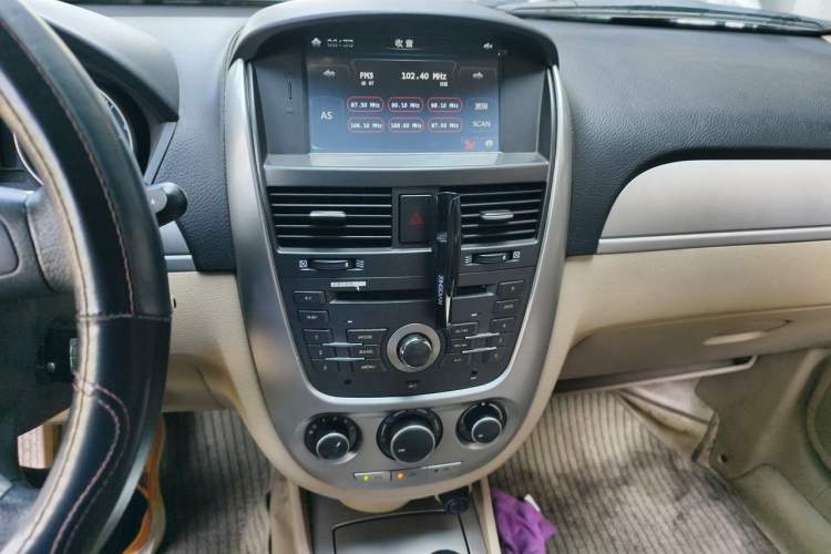 Used Buick Excelle 2011 1.6LX-AT Audio And AC Panel