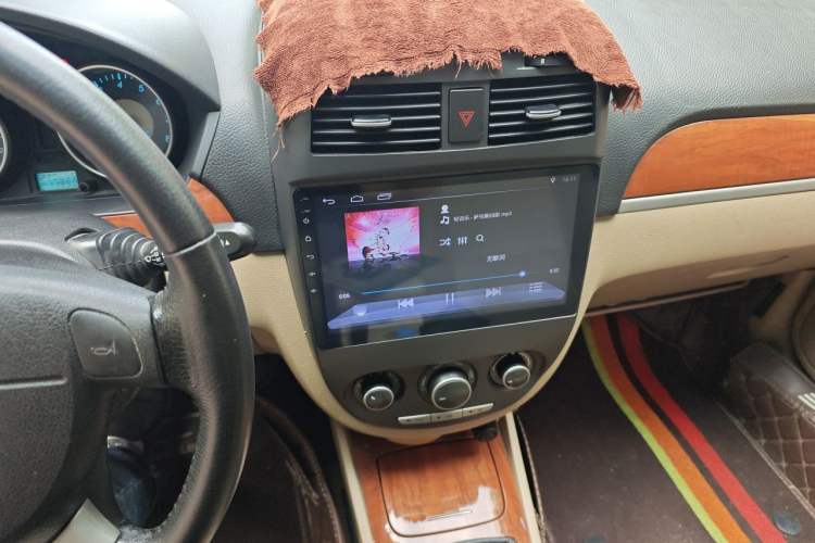 Used Buick Excelle 2011 1.6 LE-MT Audio And AC Panel