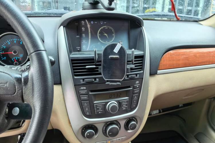 Used Buick Excelle 2011 1.6 LE-AT Audio And AC Panel