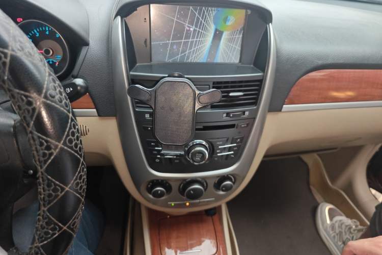 Used Buick Excelle 2011 1.6 LE-MT Audio And AC Panel