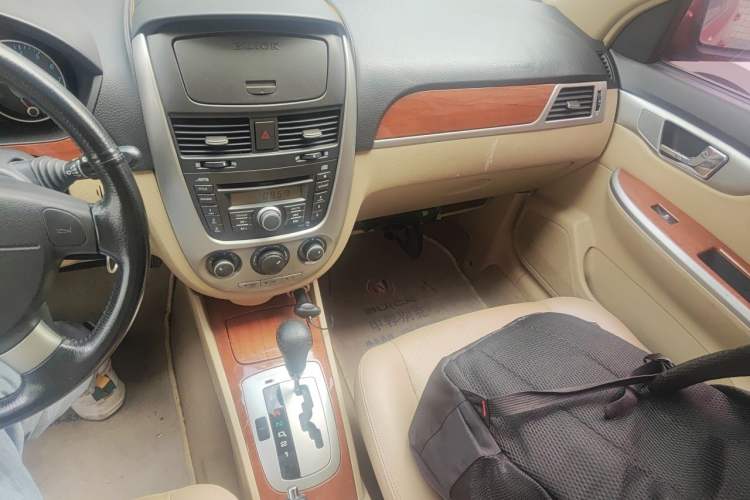 Used Buick Excelle 2011 1.6 LE-AT Audio And AC Panel