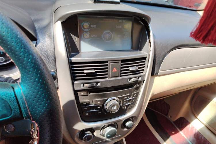 Used Buick Excelle 2011 1.6LX-AT Audio And AC Panel