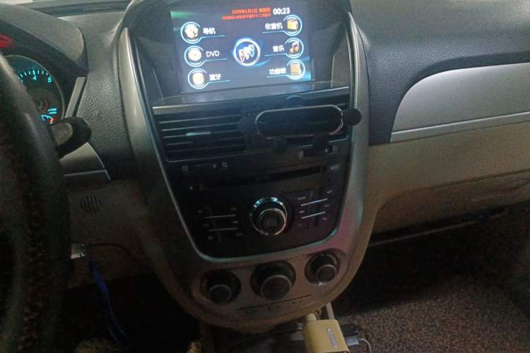 Used Buick Excelle 2011 1.6LX-AT Audio And AC Panel