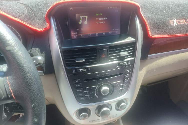 Used Buick Excelle 2011 1.6 LE-AT Audio And AC Panel