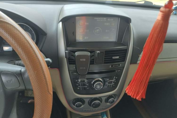 Used Buick Excelle 2011 1.6 LX-MT Audio And AC Panel