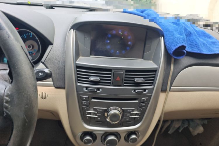 Used Buick Excelle 2011 1.6LX-AT Audio And AC Panel