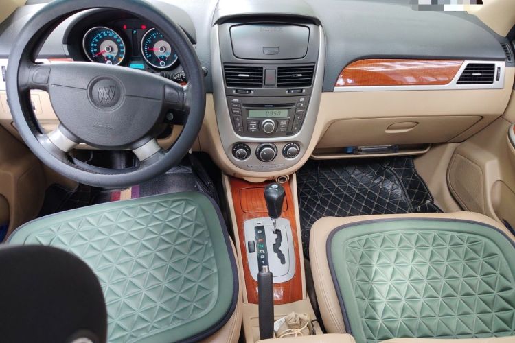 Used Buick Excelle 2011 1.6 LE-AT Center Console