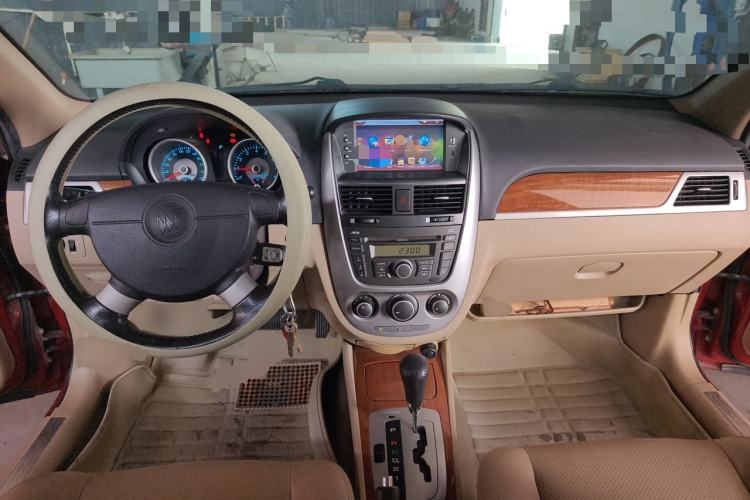 Used Buick Excelle 2011 1.6 LE-AT Center Console