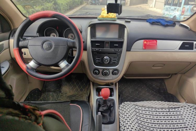 Used Buick Excelle 2011 1.6 LX-MT Center Console