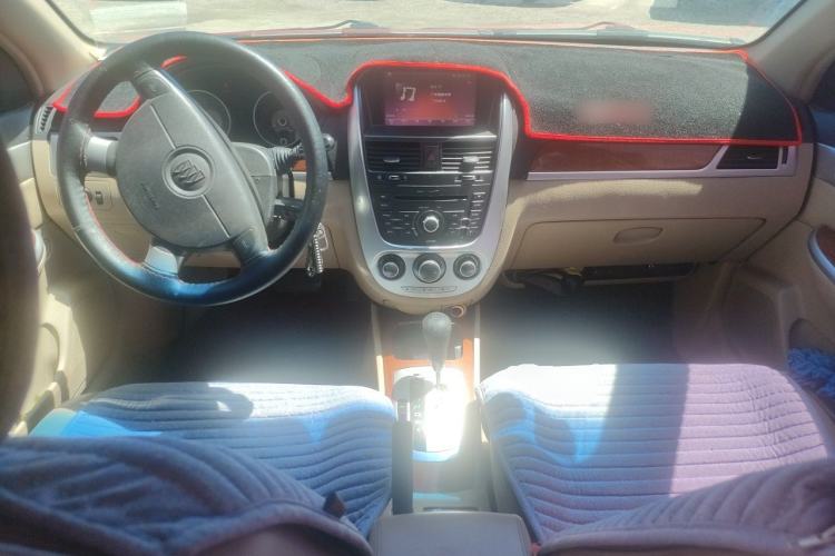 Used Buick Excelle 2011 1.6 LE-AT Center Console