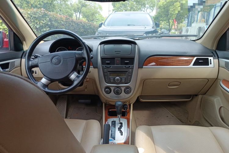 Used Buick Excelle 2011 1.6 LE-AT Center Console