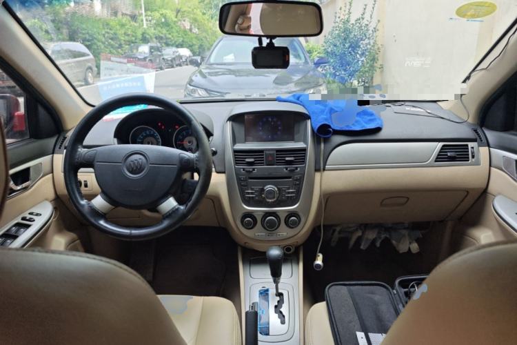 Used Buick Excelle 2011 1.6LX-AT Center Console