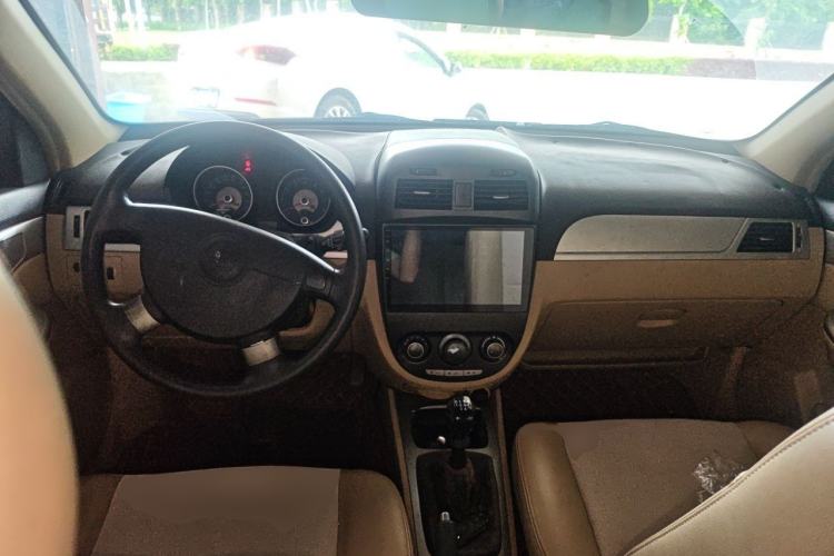 Used Buick Excelle 2011 1.6 LX-MT Center Console