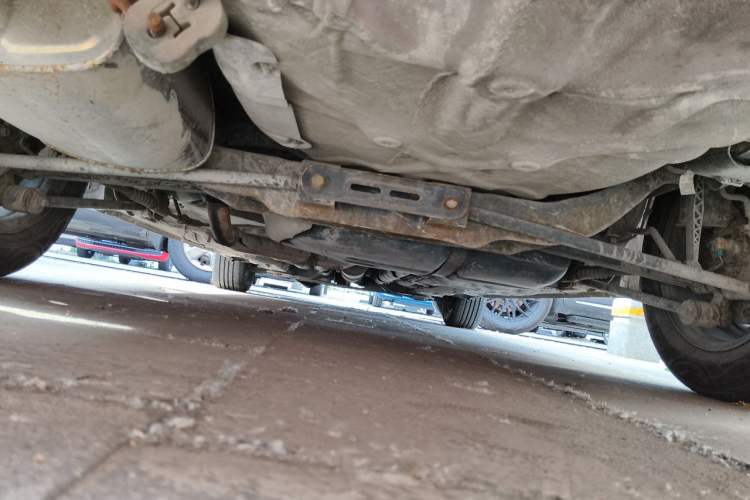 Used Buick Excelle 2011 1.6 LX-MT Chassis Rear
