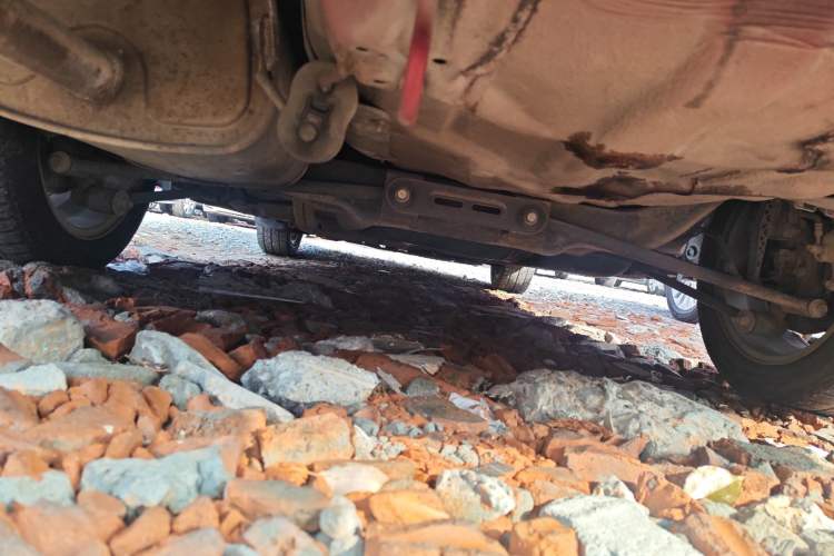 Used Buick Excelle 2011 1.6 LE-MT Chassis Rear