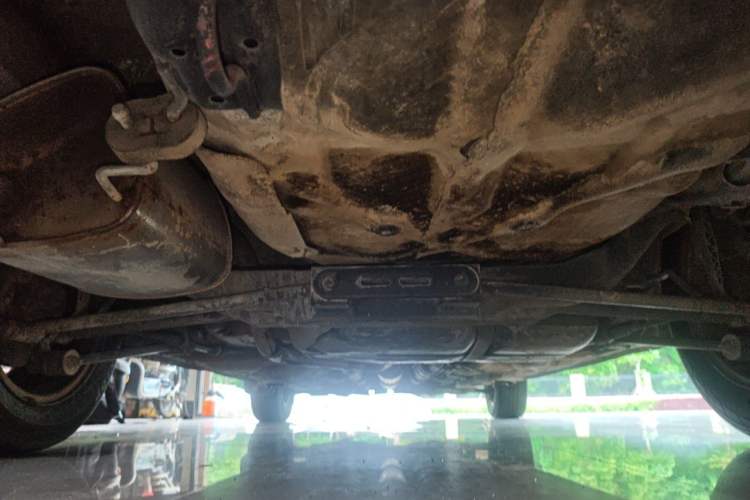 Used Buick Excelle 2011 1.6 LX-MT Chassis Rear