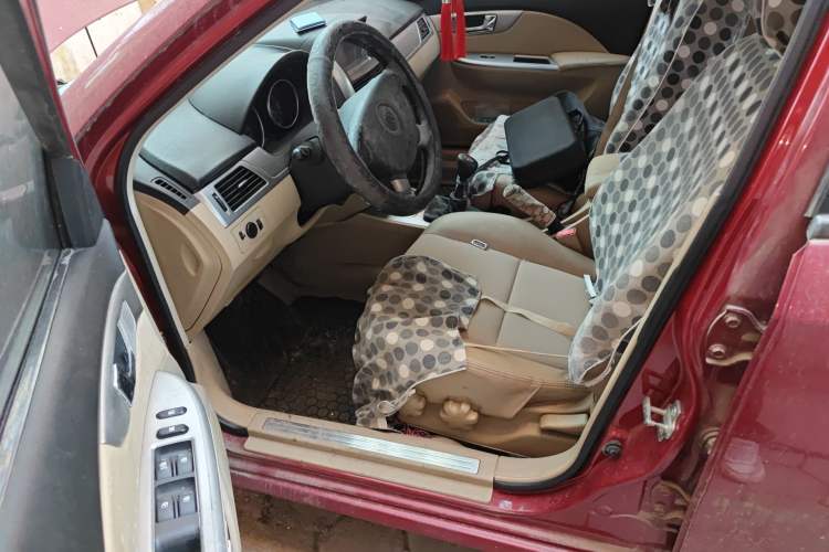 Used Buick Excelle 2011 1.6 LX-MT Driver Seat