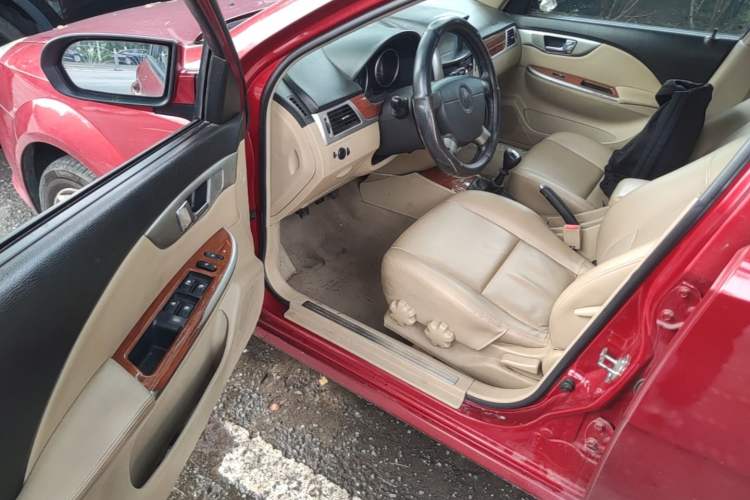 Used Buick Excelle 2011 1.6 LE-MT Driver Seat