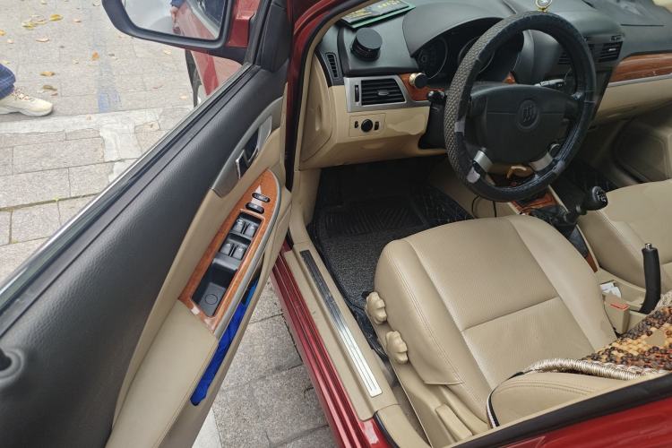 Used Buick Excelle 2011 1.6 LE-MT Driver Seat