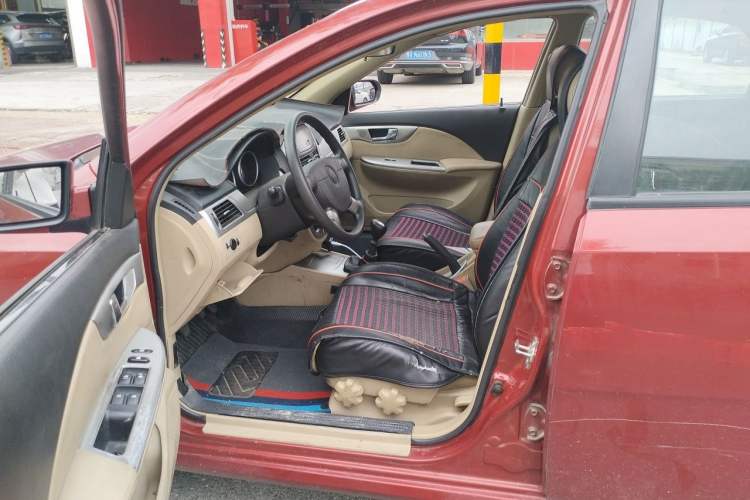 Used Buick Excelle 2011 1.6 LE-MT Driver Seat