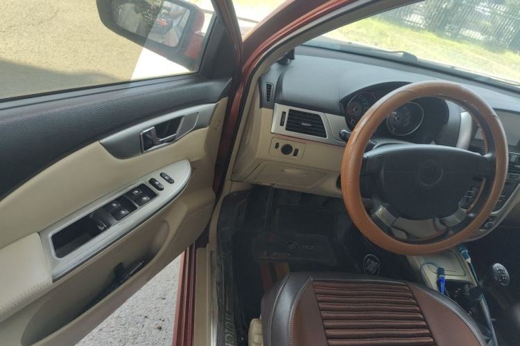 Used Buick Excelle 2011 1.6 LX-MT Driver Seat