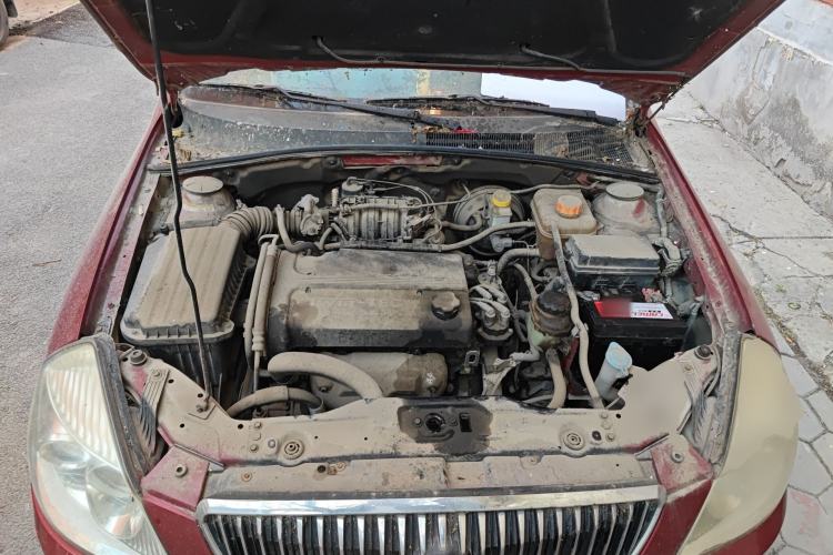 Used Buick Excelle 2011 1.6 LX-MT Engine Bay