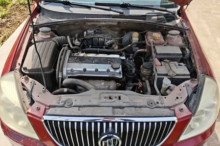 Used Buick Excelle 2011 1.6 LE-AT Engine Bay