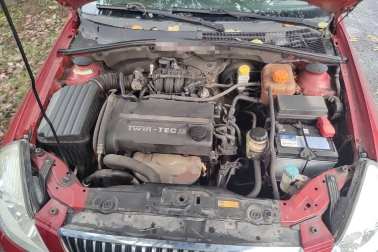 Used Buick Excelle 2011 1.6 LE-MT Engine Bay