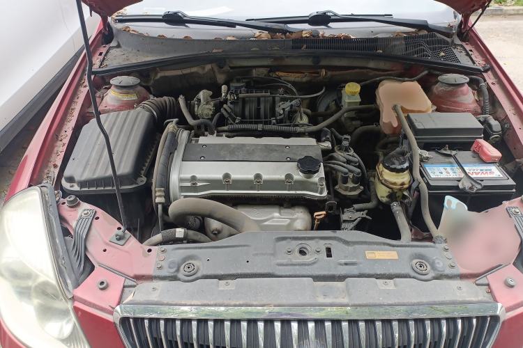 Used Buick Excelle 2011 1.6 LE-MT Engine Bay