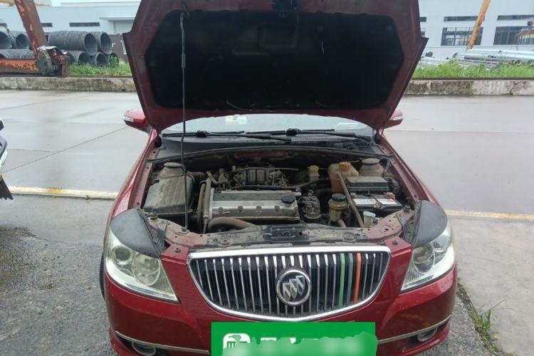 Used Buick Excelle 2011 1.6 LE-MT Engine Bay