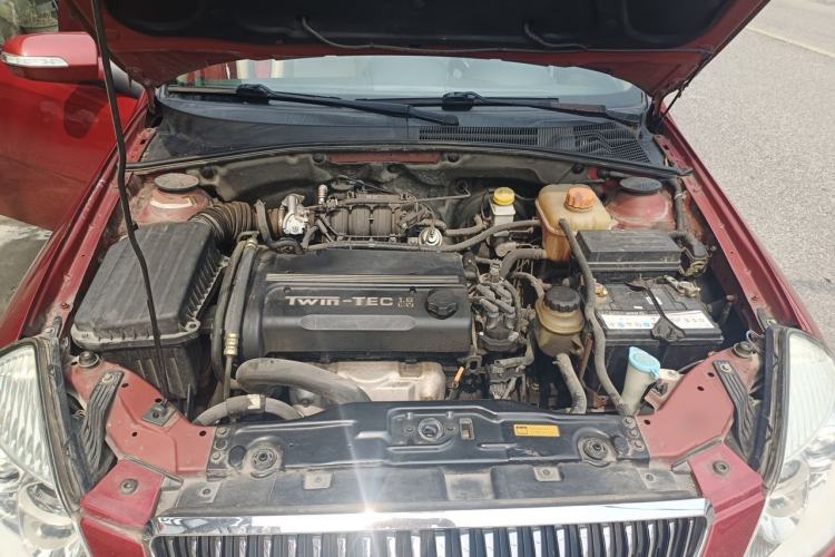 Used Buick Excelle 2011 1.6 LE-MT Engine Bay