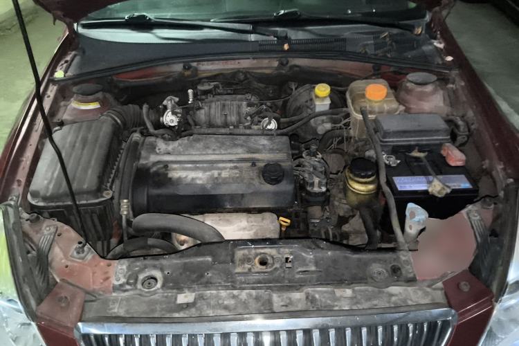 Used Buick Excelle 2011 1.6 LX-MT Engine Bay
