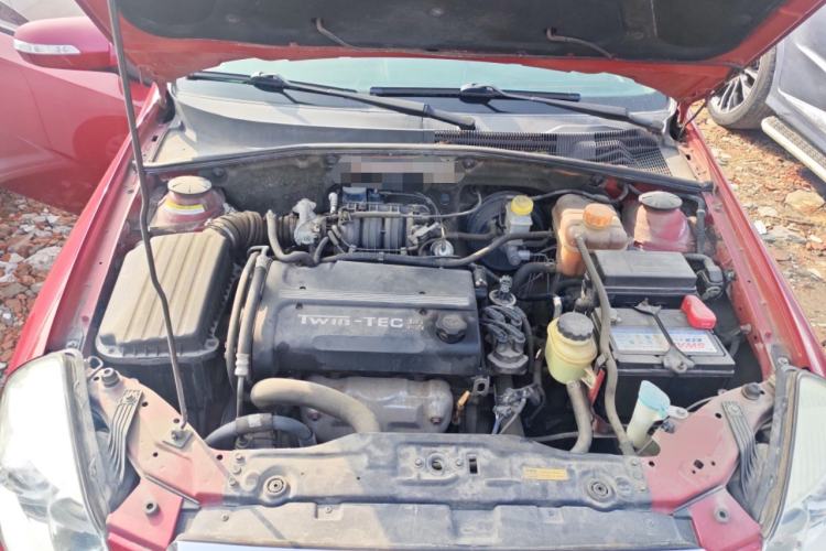 Used Buick Excelle 2011 1.6 LE-MT Engine Bay