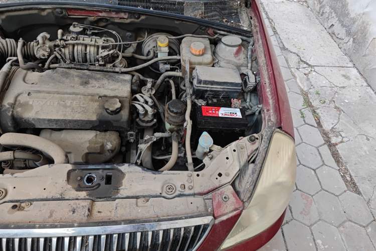 Used Buick Excelle 2011 1.6 LX-MT Engine Bay Left