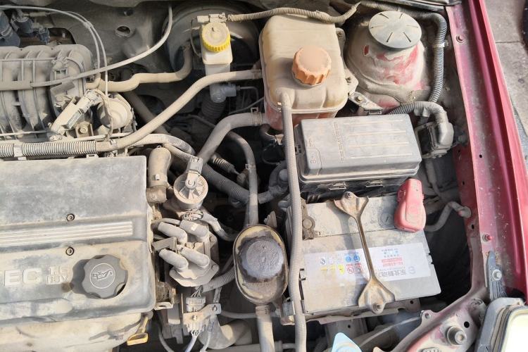 Used Buick Excelle 2011 1.6 LX-MT Engine Bay Left