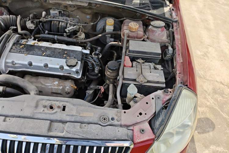 Used Buick Excelle 2011 1.6 LE-AT Engine Bay Left