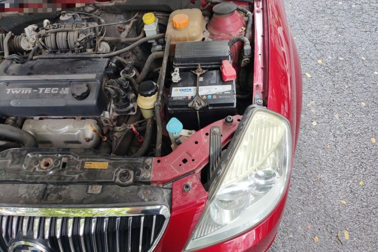 Used Buick Excelle 2011 1.6 LE-AT Engine Bay Left