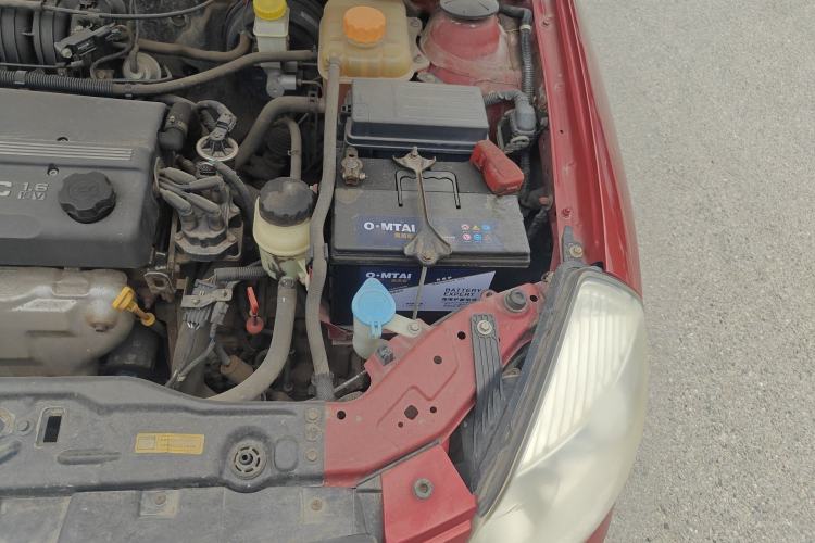 Used Buick Excelle 2011 1.6LX-AT Engine Bay Left
