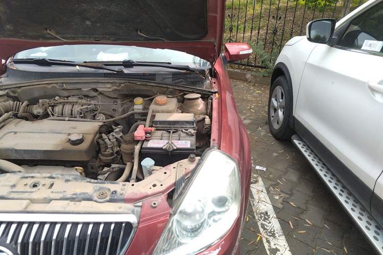 Used Buick Excelle 2011 1.6 LX-MT Engine Bay Left