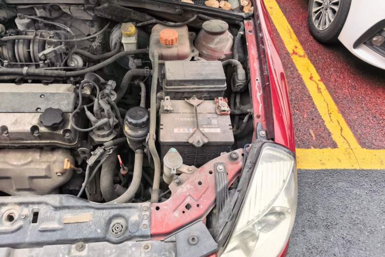 Used Buick Excelle 2011 1.6 LE-AT Engine Bay Left