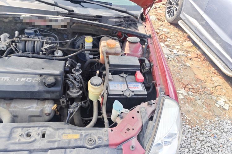 Used Buick Excelle 2011 1.6 LE-MT Engine Bay Left