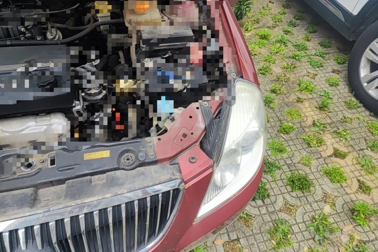 Used Buick Excelle 2011 1.6 LE-AT Engine Bay Left