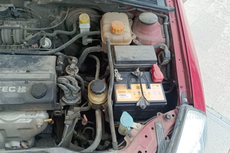 Used Buick Excelle 2011 1.6LX-AT Engine Bay Left