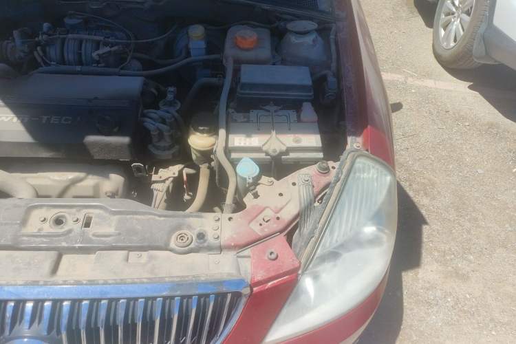 Used Buick Excelle 2011 1.6 LE-AT Engine Bay Left