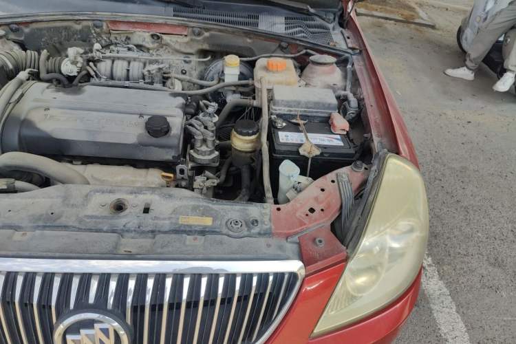 Used Buick Excelle 2011 1.6 LX-MT Engine Bay Left